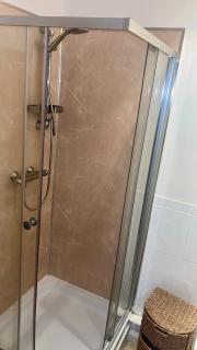 City Apartment - Parking Available Sleeps 4 ! - 1