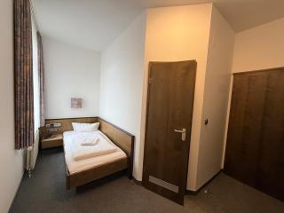 Hotel Merkur - 4