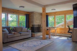 The Crossmon House by Swan Bay Adventures! - 2