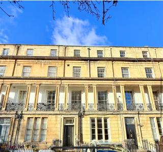 Prime location Clifton 2 bed self contained spacious garden apartment - 9