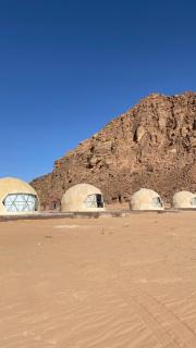 Juliet Luxury Bubbles &Jeep tour - 7