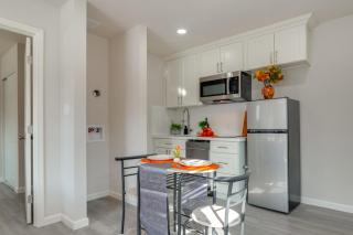 Great for Digital Nomads! Convenient Manteca Apt - 2