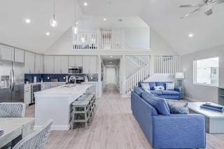 High-End 6 Bedroom I Heated Pool I Mins to Beach! - 2