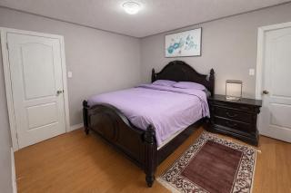 Private & Cozy Queen-sized Bedroom with 3 Bath access! Brampton Shared Home near Mount Pleasant GO, Full Kitchen, WiFi, Laundry & Backyard Deck! Ideal for Work Trips, Long Stays & Solo Travelers! - 0