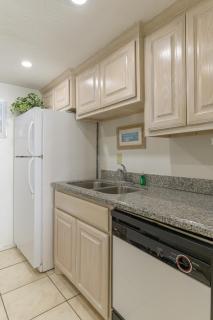 Tiki 218 - Close to the Beach 1BR Condo Sleeps 4 condo - 1