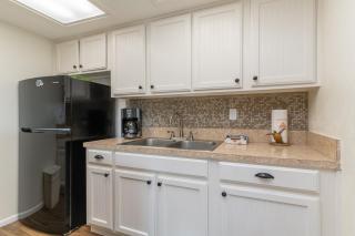 Tiki 250 - 1BR Condo Sleeps 6 Near Claytons condo - 7