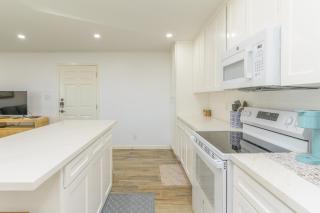 Tiki 136 - Spacious 1BR Condo Sleeps 6 Near Beach condo - 3