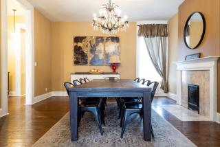 The Lady Emma Lafayette Park with Bowling ABODEbucks - 1