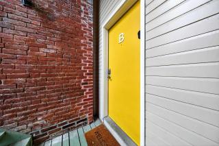 Bright City Escape ABODEbucks - 9