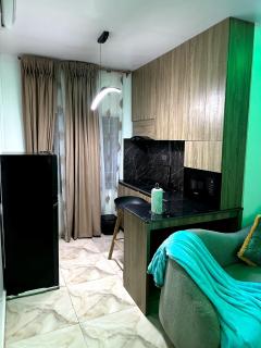 Rona's Apartment - 8