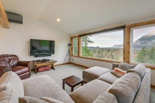 Hike, Fish, Hunt and Ski Secluded Cascades Cabin! - 4