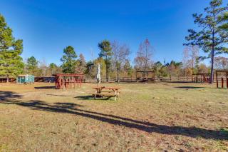 Quaint Couple's Retreat in Rural Overton - 8