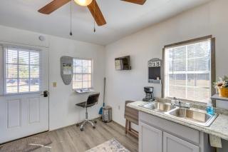 Quaint Couple's Retreat in Rural Overton - 3