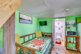 Cozy Cabin in Overton Glamping Community w/ Perks! - 6