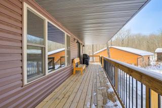 Northwoods Escape Lakeside Retreat with Deck - 6
