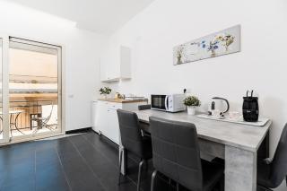DM Luxury Apartment - 5