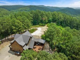Stairway to Heaven Hot Tub Deck Sleeps 18 - 5