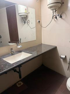 Hotel Premium Affordable Rooms by SOT #Near tajmahal East Gate#Best Rated #Inhouse Parking #Hygiene Guarantee - 8