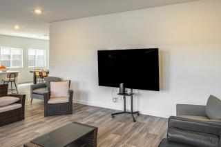 Pet-Friendly Yard! Family Home in Bakersfield - 5