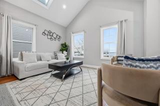 Sleeps 19 • 15ft Celings • Near NYC - 3