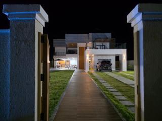 Modern house in Jacuípe in Camaçari-BA - 7