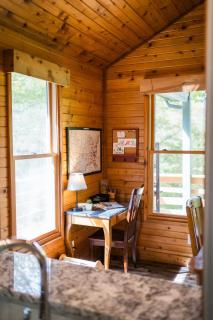 Bella Vita - Pet Friendly Cabin - 8