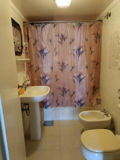 A - Apart - 6 Beds - 24 - 7 electricity Solar - AC - 5