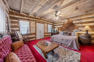 Texas Cowboys & Indians - Close to Luckenbach & Bar On Site - 9