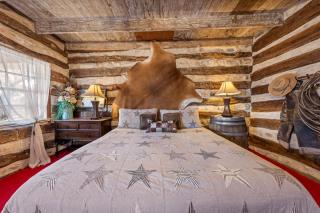 Texas Cowboys & Indians - Close to Luckenbach & Bar On Site - 4