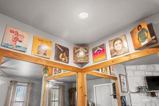 Texas Music - Close to Luckenbach & Bar On Site - 1