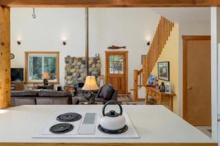 Pine Tree Cottage by NW Comfy Cabins - 4