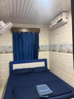 Dolphin House Beach Resort - 6