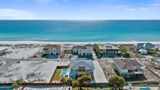Sea'scape - Heated Pool, Beach Gear, Pet Friendly, Beach Views - 0
