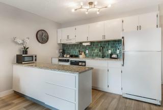 Cozy one-bedroom condo overlooking the Deschutes - 9