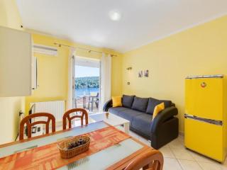 Pool-view 1-bedroom apartment in Obrovac - 9