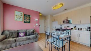 Cozy Modern Home Free Parking - 1