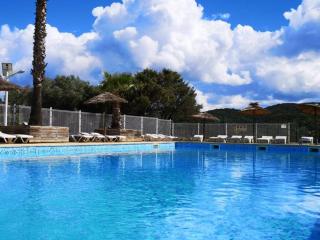 Mobil home à Collias - 2 chambres et terrasse - API-1-52-806 - 1