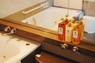 JIA Kaei Osaka 嘉奕 3-Story Modern Japanese-Style Luxury Holiday Villa Elevator Terrace 3 Bedrooms Sleeps Up to 11-12 Guests - 1