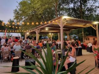 Mobil-home familial 8 pers avec terrasse - API-1-52-900 - 3