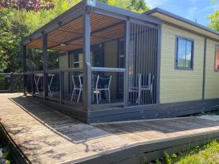 Chalet 4 pers avec Terrasse et Accès PMR à Vic-sur-Cère - API-1-52-1231 - 0