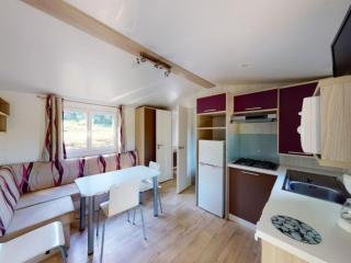 Mobil-home à Vic-sur-Cère avec terrasse, 2 chambres - API-1-52-1253 - 8