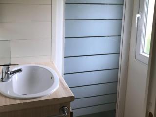 Mobil-home 32m² avec Terrasse, 3 Chambres pour 6 personnes - API-1-52-1245 - 2