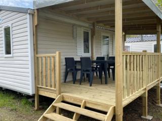 Mobil-home avec terrasse à Vic-sur-Cère, 4 personnes - API-1-52-1251 - 4