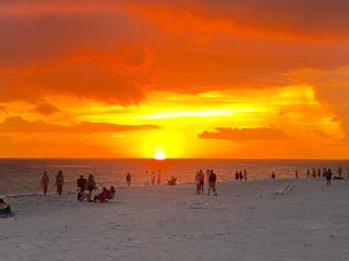 White Sands Beach Resort - Anna Maria Island - 3