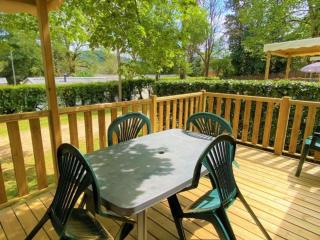 Mobil-home confortable avec terrasse - 6 personnes - API-1-52-1282 - 9