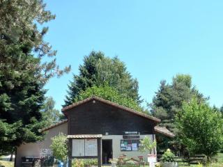 Mobil-home 4 pers avec chambres & salon de jardin - API-1-52-1354 - 1