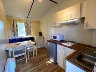 Mobil home confortable avec terrasse pour 4 personnes - API-1-52-1362 - 8