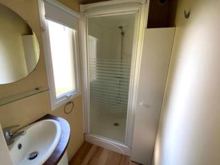 Mobil home confortable avec terrasse pour 4 personnes - API-1-52-1362 - 7