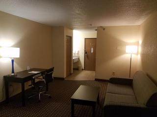 Ramada by Wyndham Glendale Heights/Lombard - Glendale Heights - 3