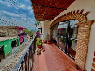 Ajijic Centro with lakeview terrace, AC & walkable - 5